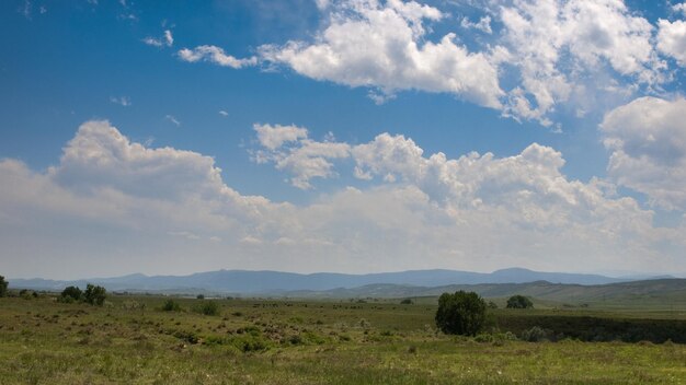 Paisaje de estribaciones en Fort Colling, Colorado.