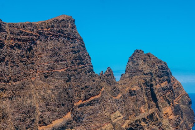 Paisaje de las formaciones rocosas en Ponta de Sao Lourenco y el mar Madeira Portugal