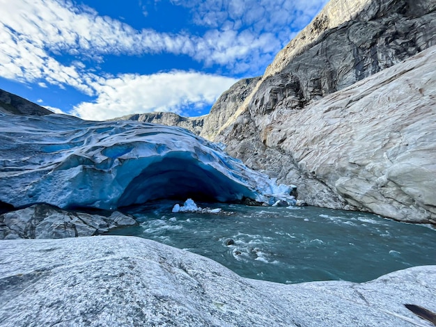 Paisaje del glaciar noruego paisaje nórdico escandinavo palabra viajar