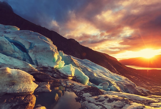 Paisaje del glaciar Svartisen en Noruega