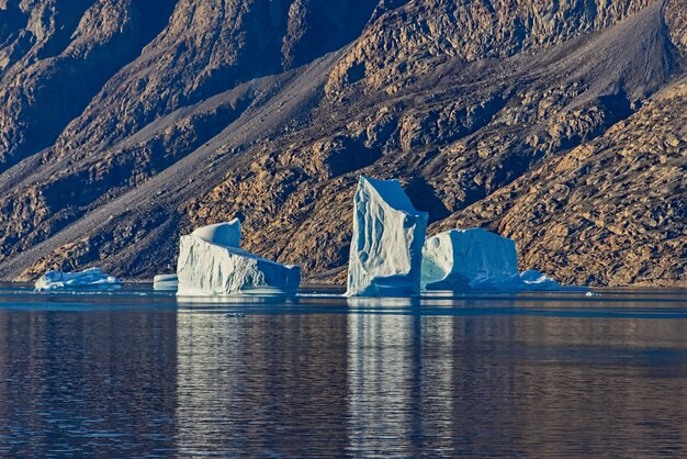 Paisaje de Groenlandia con iceberg