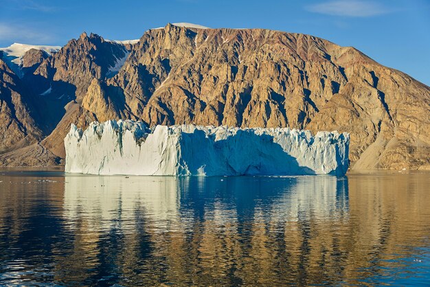 Foto paisaje de groenlandia con iceberg