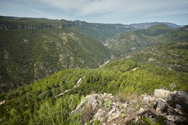 Paisaje del hermoso gotero natural de Sa Stiddiosa ubicado en la parte central de Cerdeña