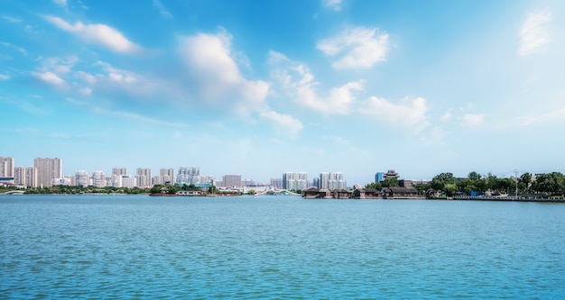 Foto paisaje y hermosos paisajes del lago dongchang en liaocheng, shandong