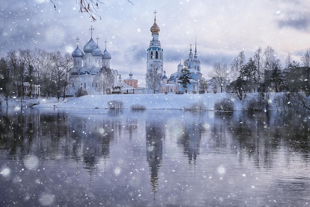 Paisaje de la iglesia ortodoxa de Vologda, centro histórico del turismo en Rusia, paisaje de la iglesia cristiana