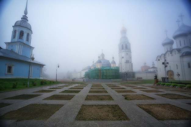 paisaje iglesia ortodoxa de Vologda, centro histórico del turismo en Rusia, paisaje de la iglesia cristiana