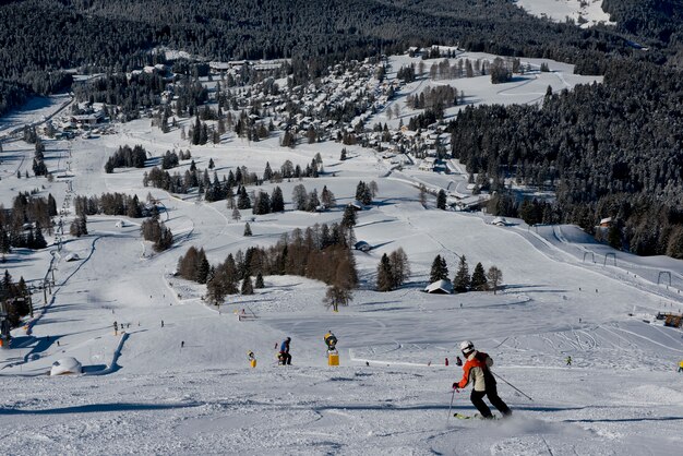 Paisaje invernal en los Dolomitas