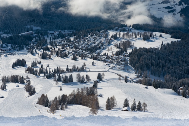 Paisaje invernal en el Dolomiti