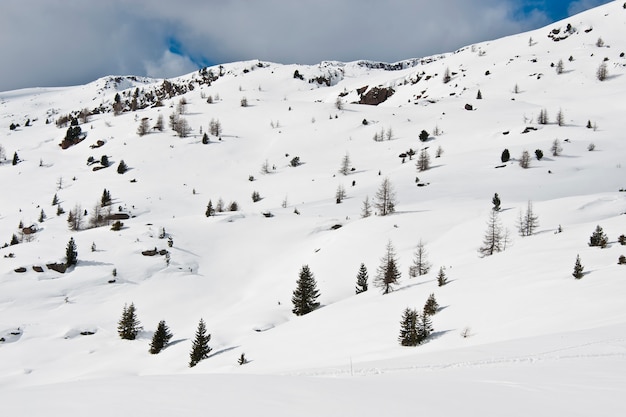 Paisaje invernal en el Dolomiti