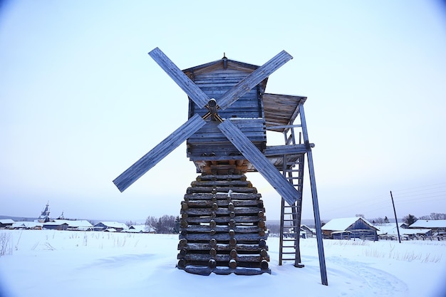 paisaje invernal del molino, Kimzha, arquitectura de madera del molino de viento