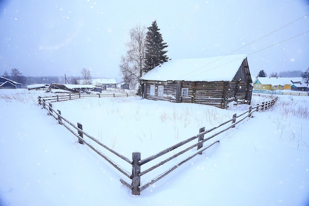 paisaje de invierno pueblo ruso norte casa de madera