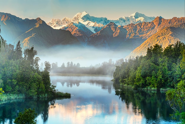 Foto paisaje del lago de los alpes del sur del lago matheson