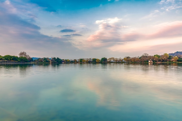 Paisaje de lago bonito