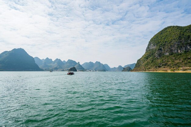 Paisaje del lago QuyangJingxi Baise Guangxi China