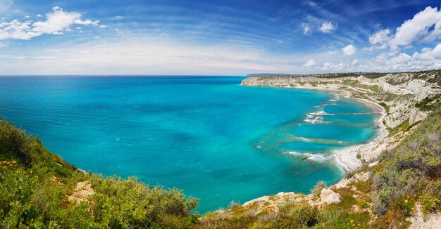 Paisaje con mar y cielo azul Chipre