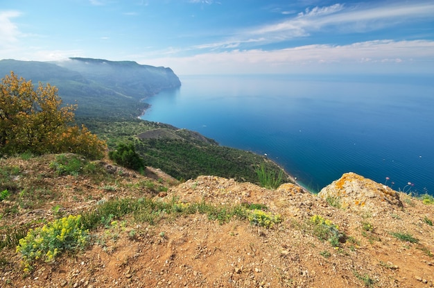 paisaje de mar de montaña