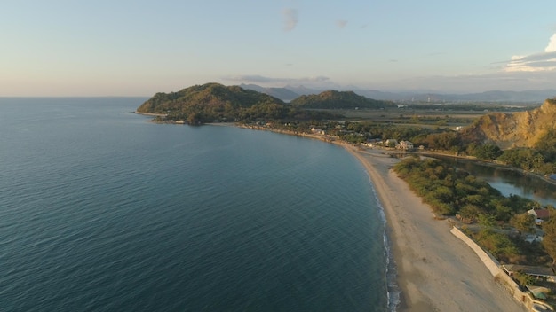 Paisaje marino al atardecer