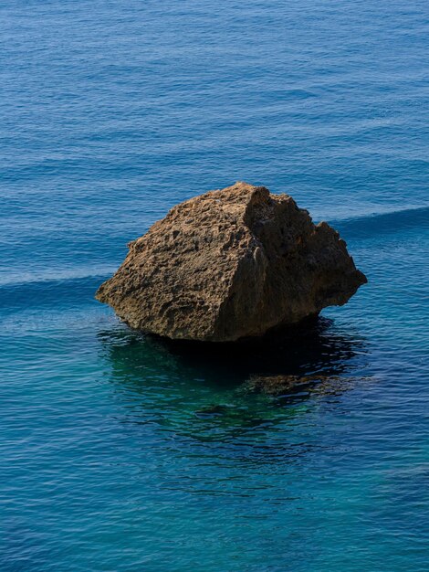 Paisaje marino y hermosas rocas.