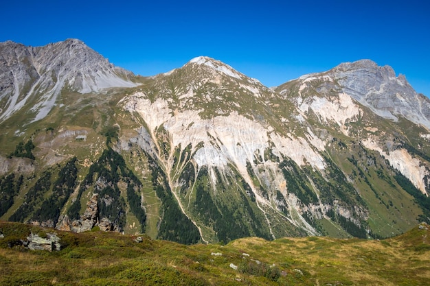 Paisaje de montaña en los Alpes franceses