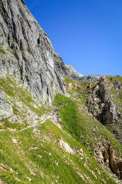 Paisaje de montaña en los Alpes franceses