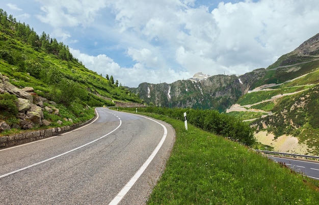 Paisaje de montaña de los alpes suizos