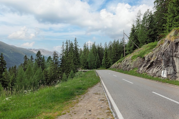 Paisaje de montaña de los alpes suizos