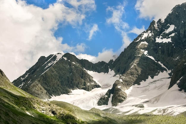 Paisaje de montaña bonita