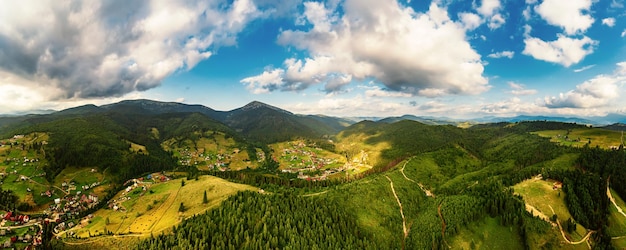 Paisaje de montaña de los Cárpatos