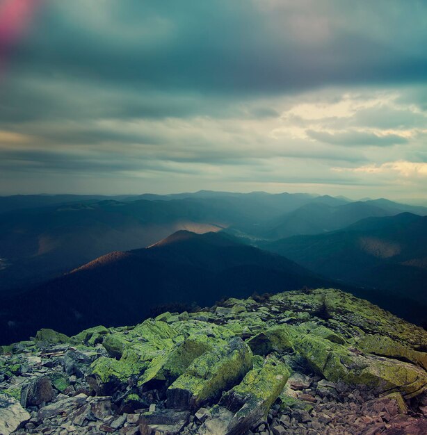 Paisaje de montaña de los Cárpatos