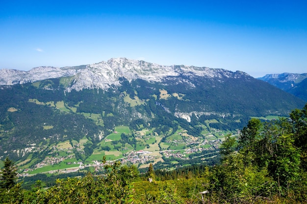 Paisaje de montaña en La Clusaz Hautesavoie Francia