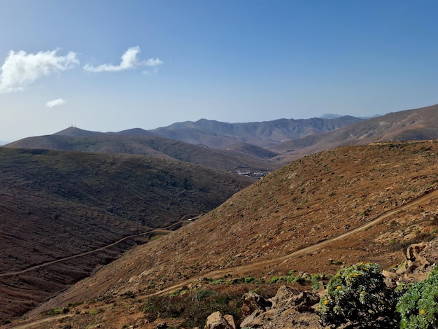 Foto paisaje de montaña en fuerteventura, islas canarias, españa