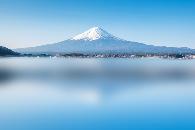 Paisaje de la montaña Fuji. Viajes y turismo en Japón de vacaciones.
