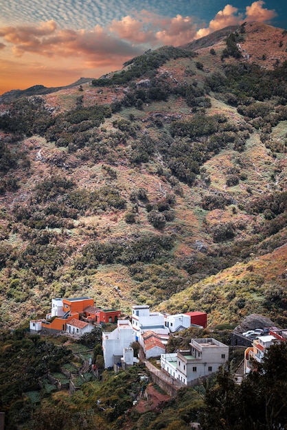 Paisaje de montaña en la isla tropical de Tenerife