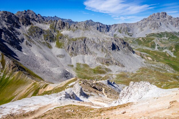 Paisaje de montaña y Mone Pass en Pralognan la Vanoise, Alpes franceses, Francia