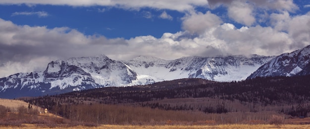 Paisaje de montaña en las Montañas Rocosas de Colorado, Colorado, Estados Unidos.