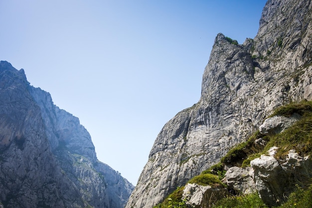 Foto paisaje de montaña picos de europa asturias españa