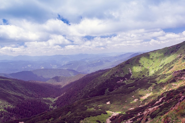 Paisaje de las montañas de los Cárpatos