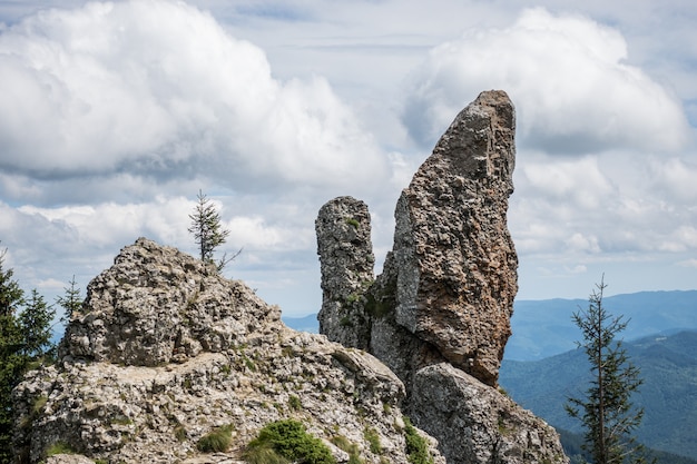 Paisaje de las montañas Ceahlau en Rumania.