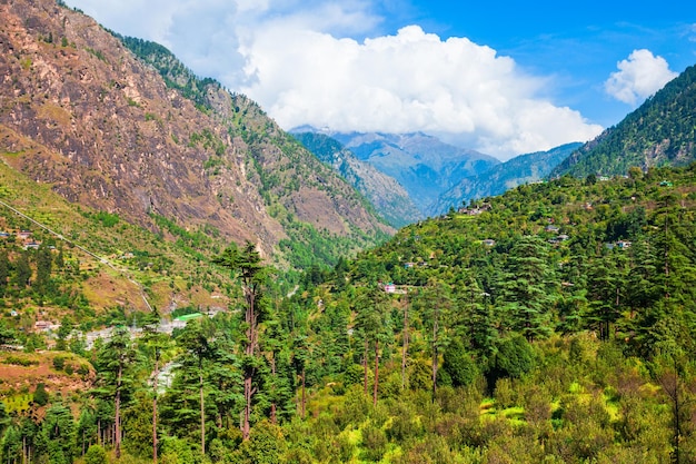 Paisaje de las montañas del Himalaya Valle de Parvati