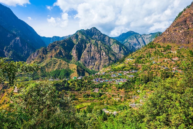 Paisaje de las montañas del Himalaya Valle de Parvati