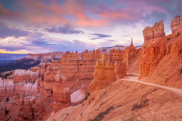 Paisaje natural del Parque Nacional Bryce Canyon en Utah, EE.