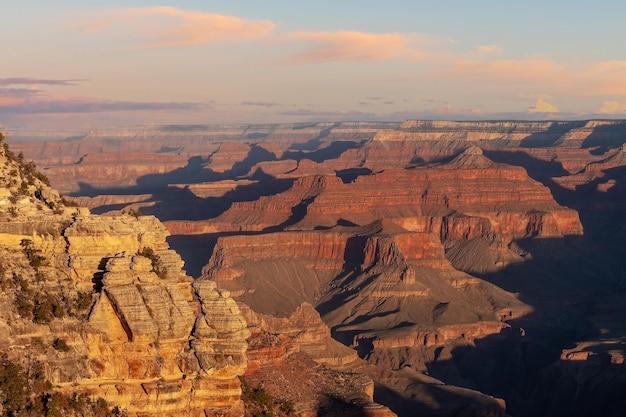 Paisaje de la naturaleza del Gran Cañón en Arizona, EE.UU. al atardecer