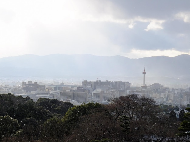 Paisaje nevado de Kioto desde el templo Kiyomizudera