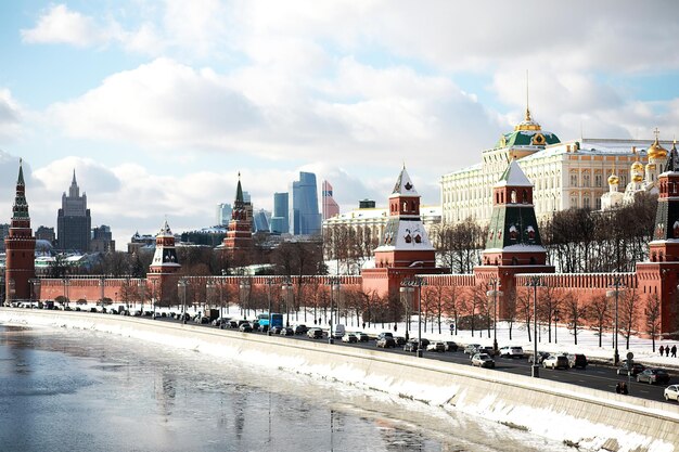 Paisaje de nieve de invierno en la capital rusa, Moscú