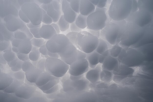 Paisaje de nubes Mammatus