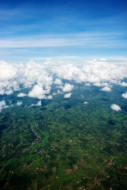 Foto paisaje nublado cielo azul y nube blanca día soleado nube cumulus