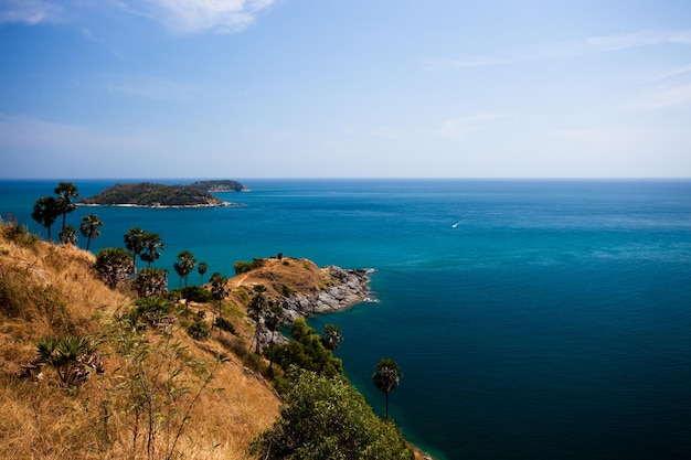 Paisaje panorámico en el paisaje marítimo de Phuket