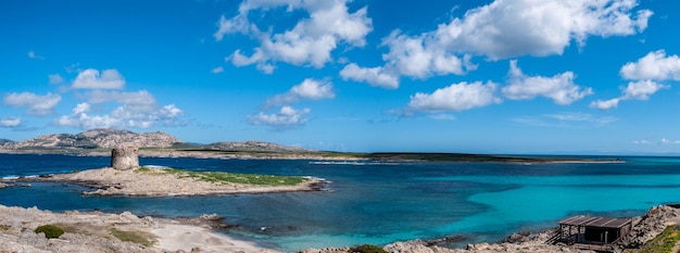 Paisaje panorámico de la playa de Stintino