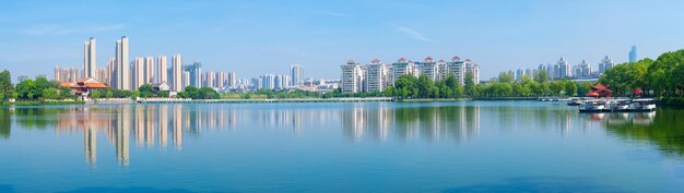 Foto el paisaje del parque hanyang yuehu de wuhan