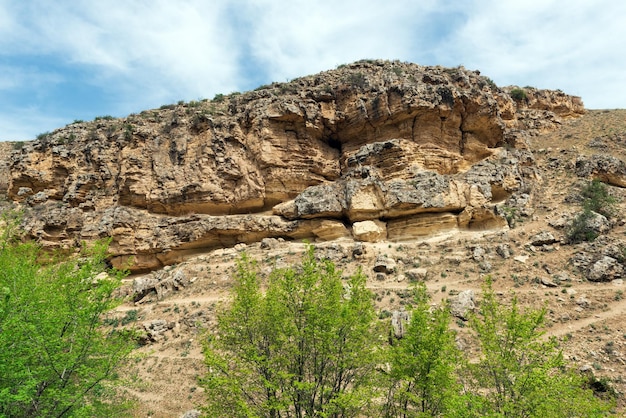 Paisaje de pico de roca de piedra alta